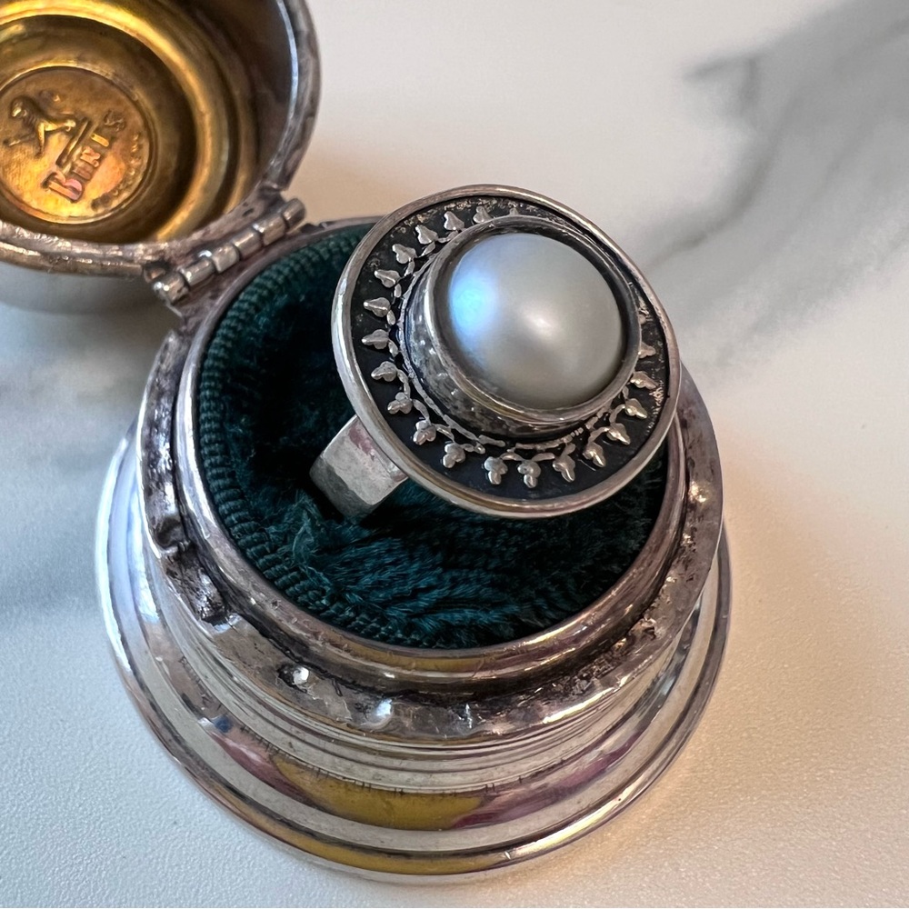 Spectacular Vintage Mabe Pearl and 925 Sterling Silver Lunar Ring